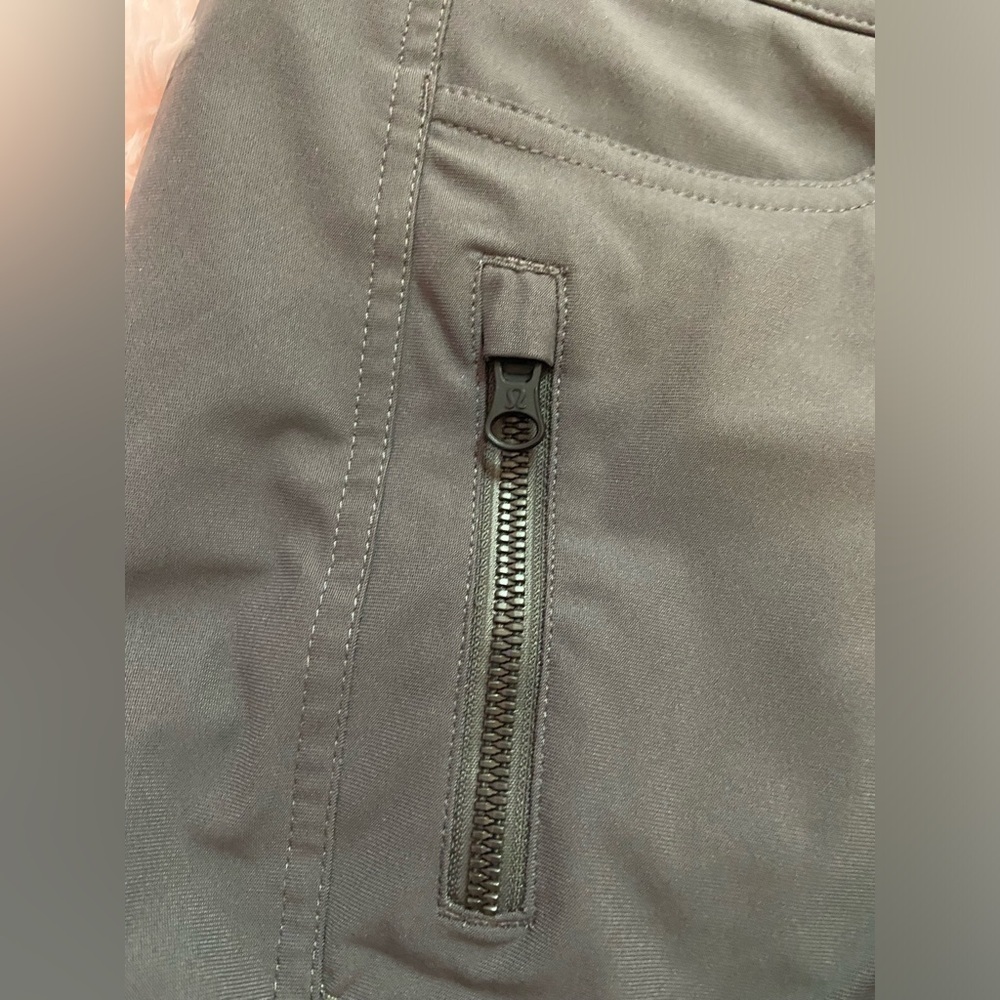 Lululemon pants - Picture 4 of 10